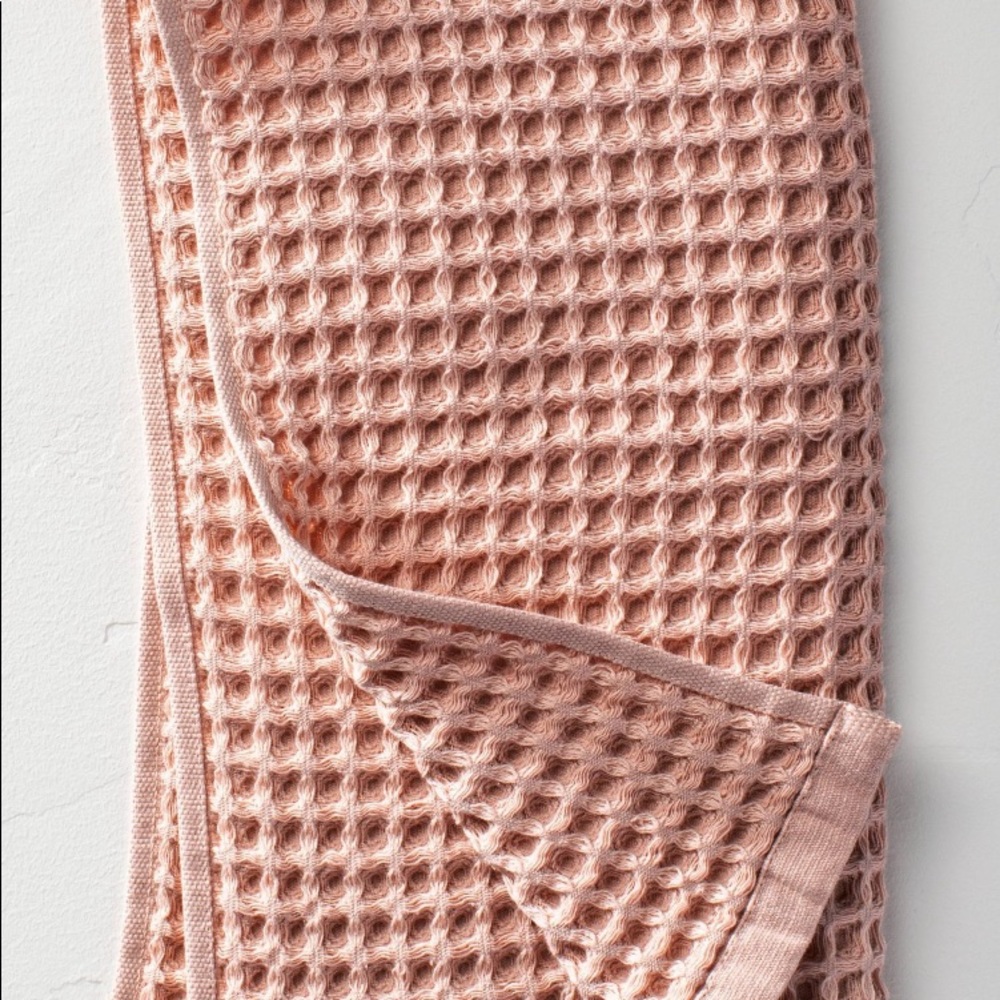 2-Casaluna basket weave woven bath towels